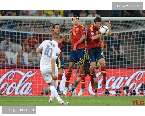 西班牙传控巅峰再现:全新战术体系引领国家队重回世界之巅 西班牙传控巅峰再现:全新战术体系引领国家队重回世界之巅