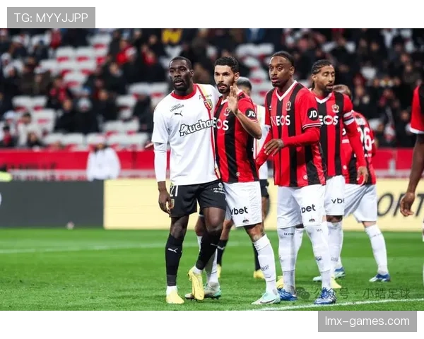 尼斯强势领跑法甲,争冠势头强劲 尼斯强势领跑法甲,争冠势头强劲