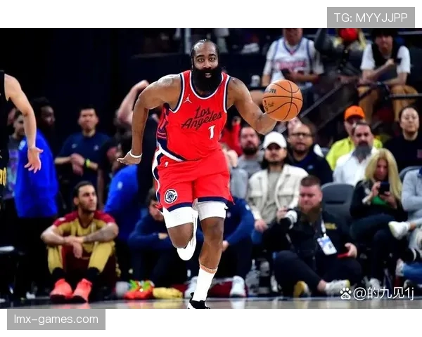 安东尼状态回暖，展现卓越进攻创造力助球队逆转获胜