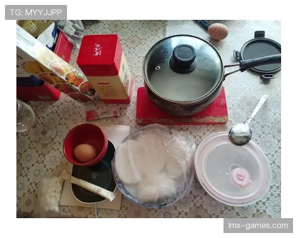 字母哥家冰箱里只放蛋白粉和冰水，连瓶可乐都找不到